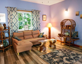 Negril Haven-Spacious 3-Bedroom Guesthouse with Parking & Pets Allowed